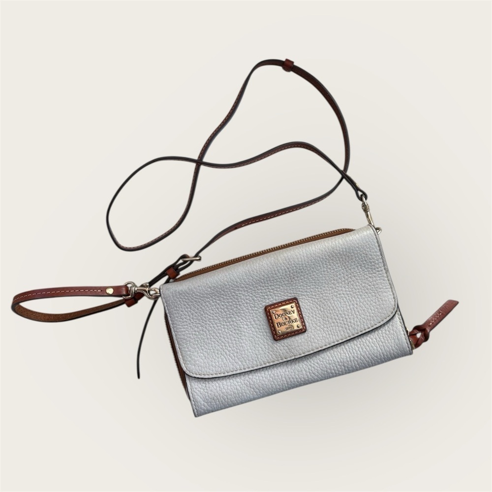 Dooney & Bourke Pebble Grain Continental Clutch Wallet gray and brown leather